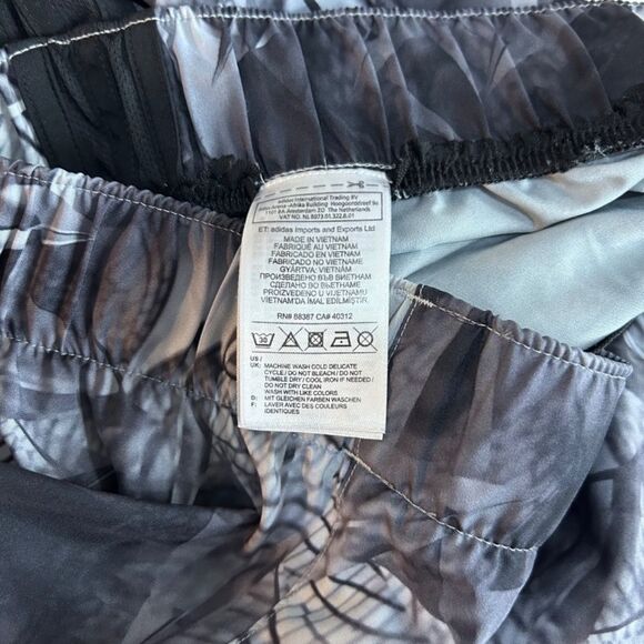 Adidas Black Grey Workout Shorts - Picture 5 of 5